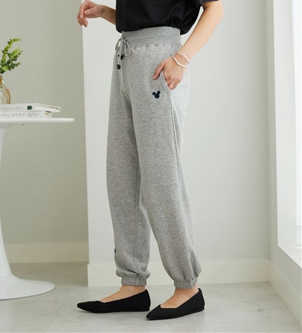 BELLUNA（ベルーナ）の「＜Ｄｉｓｎｅｙ＞【ミッキー】裾ゴム入り裏毛スウェットパンツ（その他パンツ）」｜詳細画像