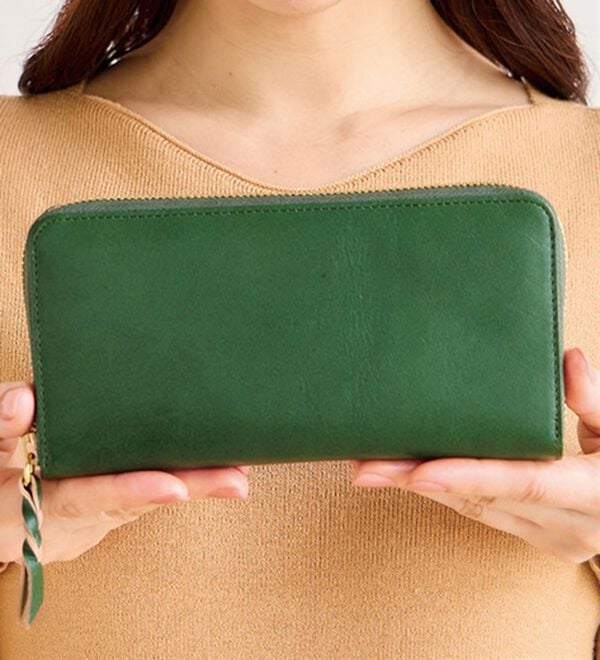 BELLUNA（ベルーナ）の「縦型カード入れの牛革コインスルー長財布（財布・パスケース）」｜フォレストグリーン