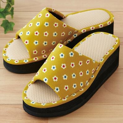 「家事をらく～に厚底スリッパ（スリッパ・ルームシューズ）」