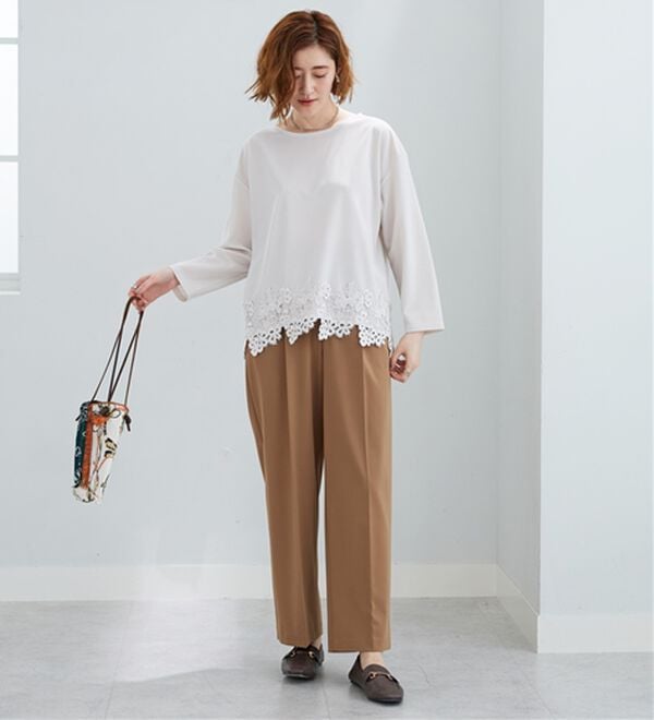 BELLUNA（ベルーナ）の「一枚で華やぐ裾レースプルオーバー（カットソー）」｜詳細画像