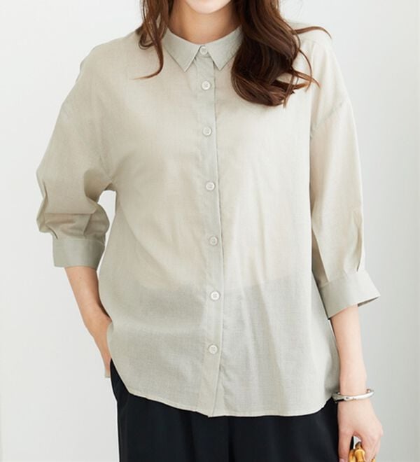 BELLUNA（ベルーナ）の「バックギャザー使いシアーシャツ（シャツ）」｜詳細画像