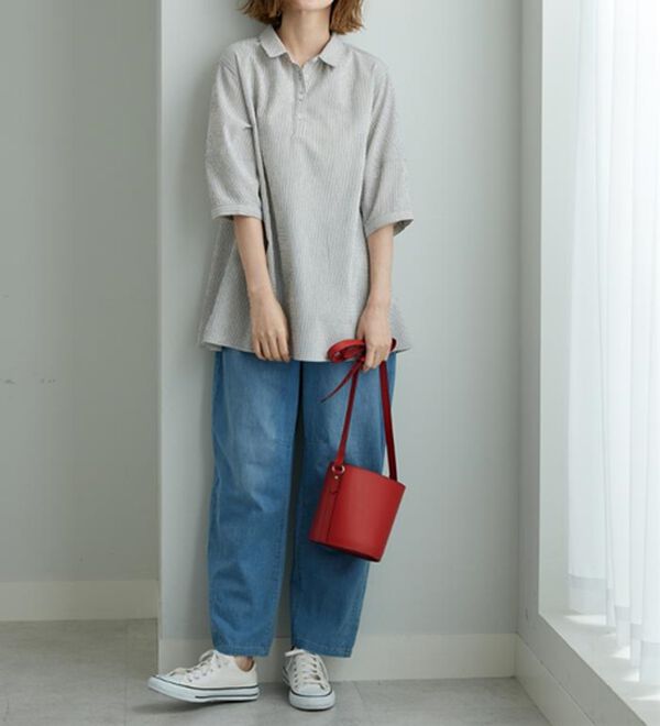 BELLUNA（ベルーナ）の「サッカー素材バックフレアーブラウス（ブラウス）」｜詳細画像