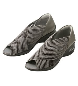 ルフラン（ルフラン）の「＜足助＞５Ｅメッシュエアサンダル（サンダル・ミュール）」｜ライトグレー