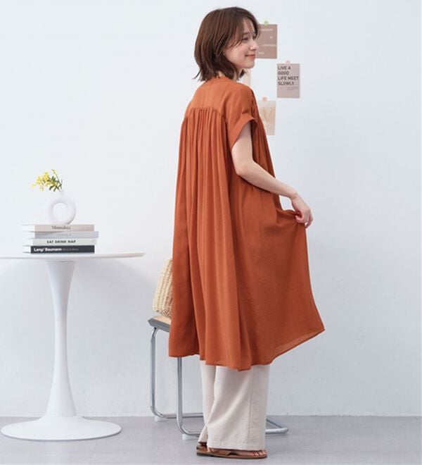 Viola e Viola（ヴィオラ エ ヴィオラ）の「【接触冷感】スラブ素材ギャザーワンピース（その他ワンピース）」｜詳細画像