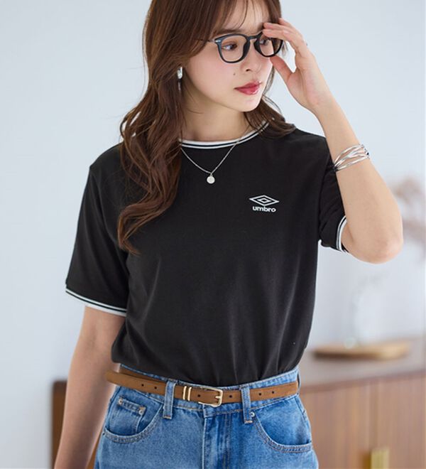 Viola e Viola（ヴィオラ エ ヴィオラ）の「【アンブロ】配色ラインロゴ刺しゅうTシャツ（カットソー）」｜詳細画像