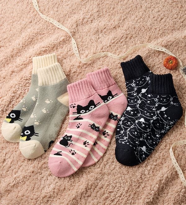 LAVIENNE（ラヴィエンヌ）の「【３足組】ねこちゃんの温もりルームソックス（靴下・ストッキング）」｜詳細画像