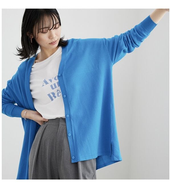 BELLUNA（ベルーナ）の「ボタン使いＶネックカーディガン（ニットカーディガン）」｜詳細画像