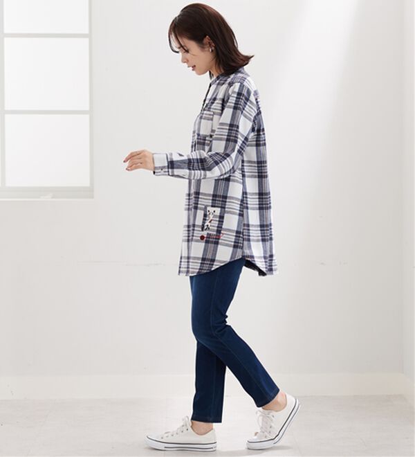 BELLUNA（ベルーナ）の「【あったか】裏フリース素材ネコ刺しゅうシャツチュニック（チュニック）」｜詳細画像