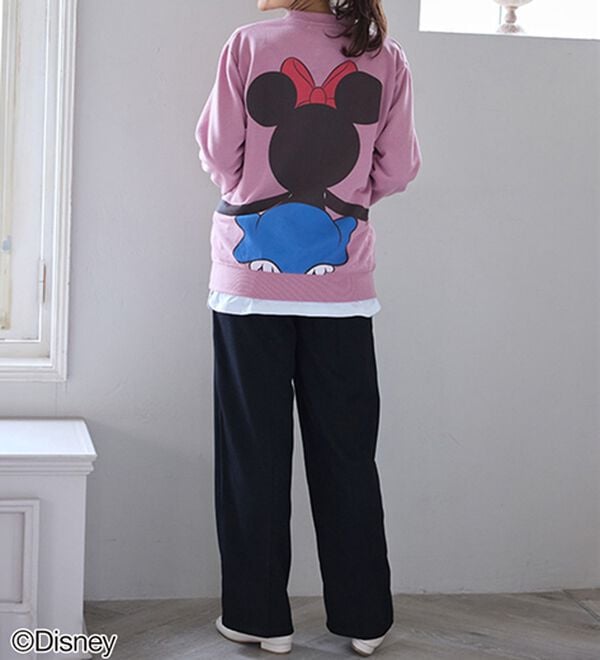 BELLUNA（ベルーナ）の「＜Ｄｉｓｎｅｙ＞【ミッキー＆ミニー】抱き着きプリント裏起毛トレーナー（カットソー）」｜詳細画像