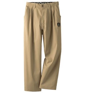 「＜トリコマイユゴルフ＞ゴルフ仕様のゆったりタックチノ（メンズフルレングスパンツ）」｜ベージュ