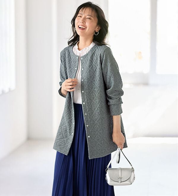 BELLUNA（ベルーナ）の「ふくれジャカードカーデ&times;ロゴＴアンサンブル（アンサンブル）」｜詳細画像
