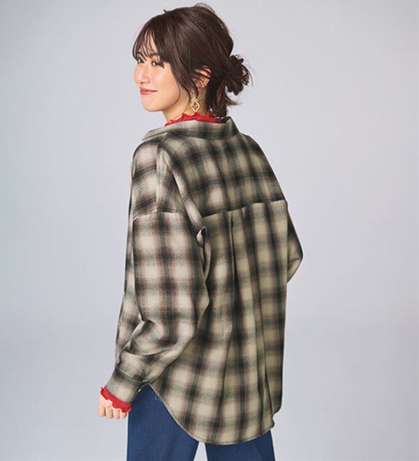 BELLUNA（ベルーナ）の「サラッと軽い！チェック柄シャツチュニック（シャツ）」｜アイボリー系
