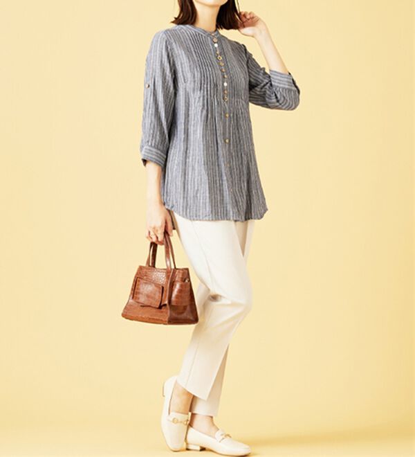 BELLUNA（ベルーナ）の「ダブルガーゼ素材多ボタンオーバーブラウス（ブラウス）」｜詳細画像