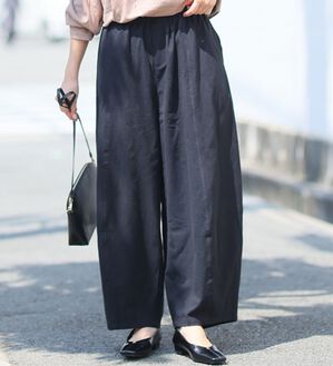 A HAPPY MARILYN（アハッピーマリリン）の「【Ｌ～８Ｌ】綿１００％ さらっと優しいコットン バレルレッグパンツ カーブパンツ 選べる２丈（ワイドパンツ・ガウチョ）」｜ブラック