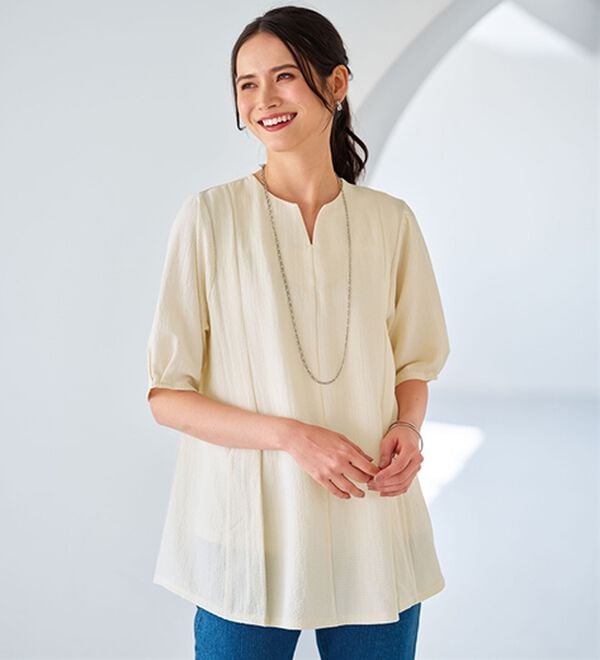 BELLUNA（ベルーナ）の「スッキリ見せ！ポコポコ素材プルオーバー（ブラウス）」｜エクリュ