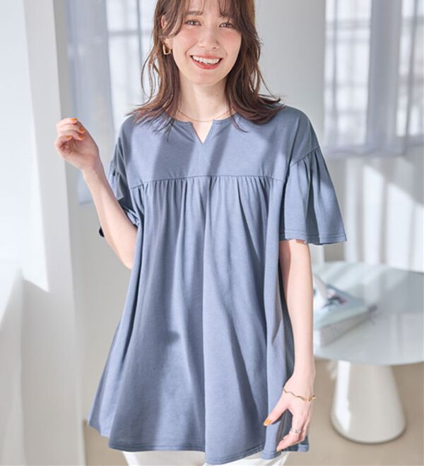 Viola e Viola（ヴィオラ エ ヴィオラ）の「軽やか綿混カットソーキーネックチュニック（チュニック）」｜ダスティブルー