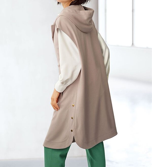 BELLUNA（ベルーナ）の「柔らかとろみ素材裾ボタンロングジレ（ジレ）」｜詳細画像