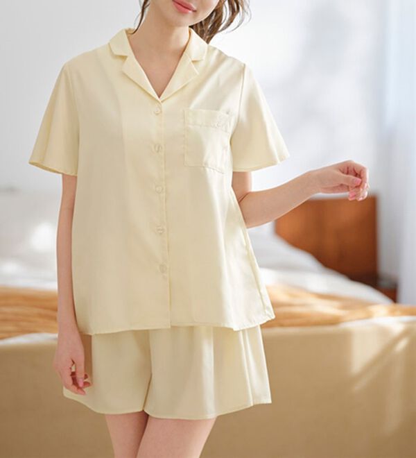 YU'NOW（ユナウ）の「【上下２点セット】ふんわりシルエットサテンシャツパジャマ（パジャマ・ルームウェア）」｜詳細画像