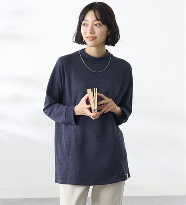 BELLUNA（ベルーナ）の「綿入り素材ラグランデザインポケットトレーナー（トレーナー・スウェット）」｜詳細画像