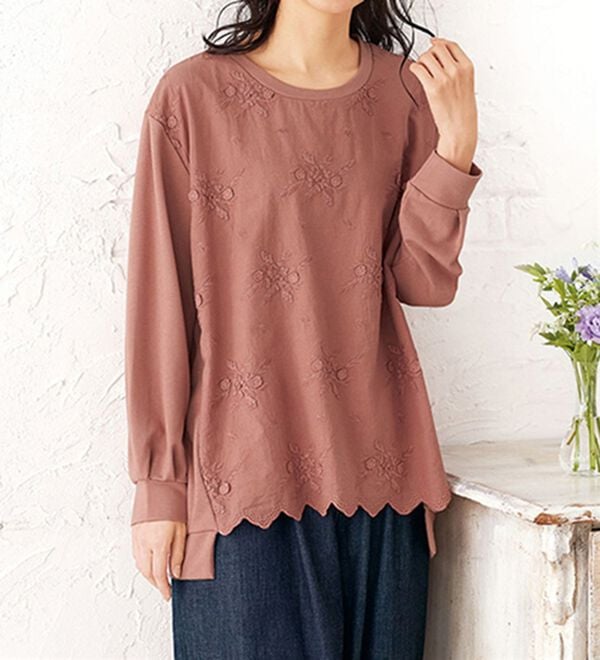 BELLUNA（ベルーナ）の「モチーフレース使い袖タックデザインプルオーバー（カットソー）」｜詳細画像