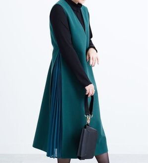 BELLUNA（ベルーナ）の「メルトン素材プリーツ使いジャンパードレス（ジャンパースカート）」｜詳細画像