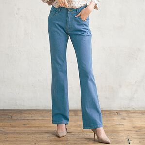 BELLUNA（ベルーナ）の「ぐんと伸びる裏起毛デニムパンツ　セミフレア（フルレングスパンツ）」｜ブルー