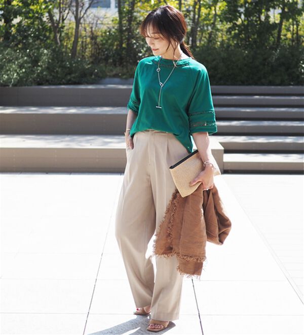 BELLUNA（ベルーナ）の「衿＆袖ハシゴレース使いプルオーバー（カットソー）」｜詳細画像