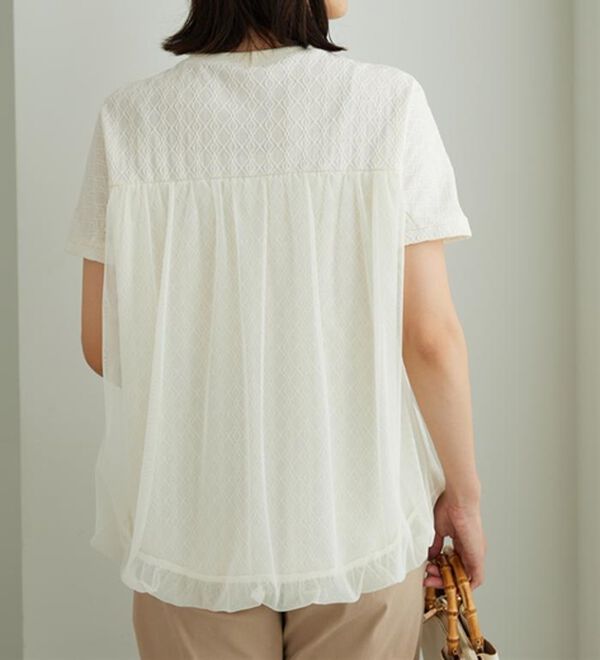 BELLUNA（ベルーナ）の「ジャカード素材チュール重ねプルオーバー（カットソー）」｜詳細画像