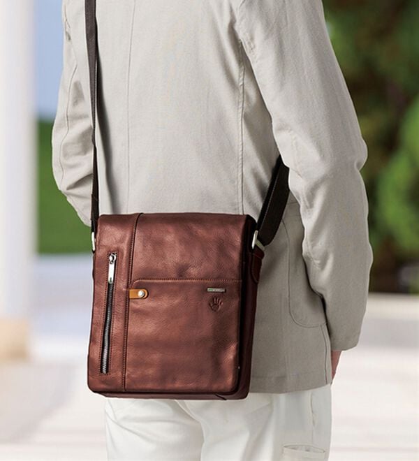 「バケッタレザーフラップショルダー（メンズショルダーバッグ）」｜詳細画像