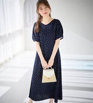 alotta（アロッタ）の「【接触冷感】袖タックゆるワンピース（カットソーワンピース）」｜ドット柄