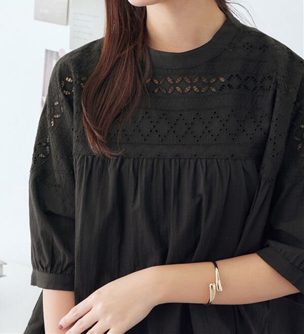 Viola e Viola（ヴィオラ エ ヴィオラ）の「【インド綿】フロントヨーク刺繍ブラウス（ブラウス）」｜詳細画像