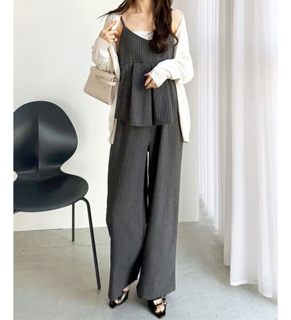 GeeRA（ジーラ）の「セットアップ風プリーツビスチェキャミサロペ（オールインワン）」｜詳細画像