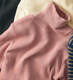 BELLUNA（ベルーナ）の「＜＆ｃｏｃｏｃｈｉ＞ハピネスコットン１００％&times;吸湿発熱リブタートルニット（ニット・セーター）」｜ローズ