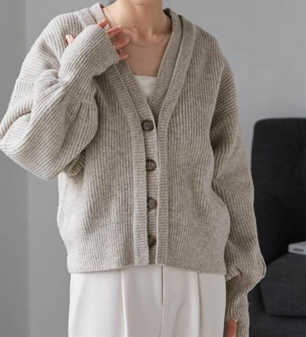 RANAN（ラナン）の「フロントレイヤードＶカーディガン（ニットカーディガン）」｜詳細画像