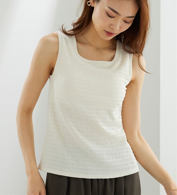 BELLUNA（ベルーナ）の「ジャカード素材カップ付タンクトップ（タンクトップ・キャミソール）」｜詳細画像