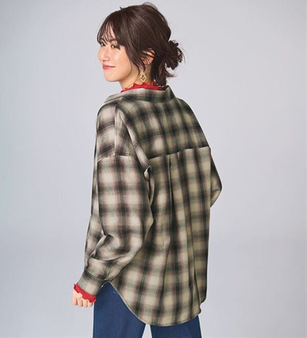 BELLUNA（ベルーナ）の「サラッと軽い！チェック柄シャツチュニック（シャツ）」｜アイボリー系