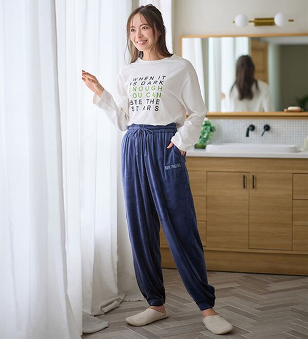 LAVIENNE（ラヴィエンヌ）の「まるで毛布！吸湿発熱ジョガーパンツ（その他パンツ）」｜詳細画像