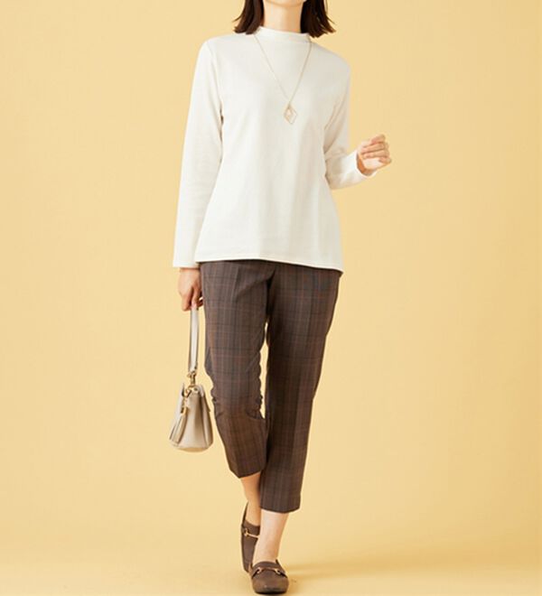 BELLUNA（ベルーナ）の「肌に優しい吸湿発熱ふんわりプルオーバー（カットソー）」｜詳細画像