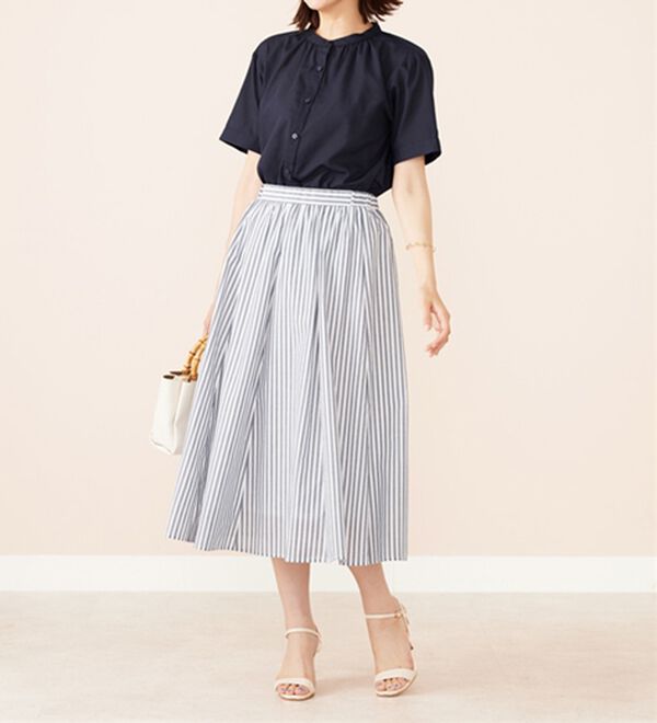 BELLUNA（ベルーナ）の「ギャザー使いバンドカラーブラウス（ブラウス）」｜詳細画像