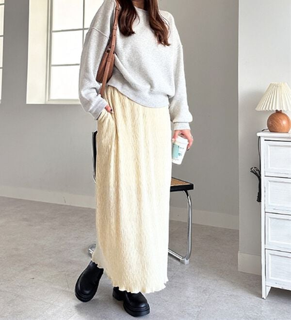 GeeRA（ジーラ）の「すっきり見え！ベロアプリーツロングスカート（ロングスカート）」｜詳細画像