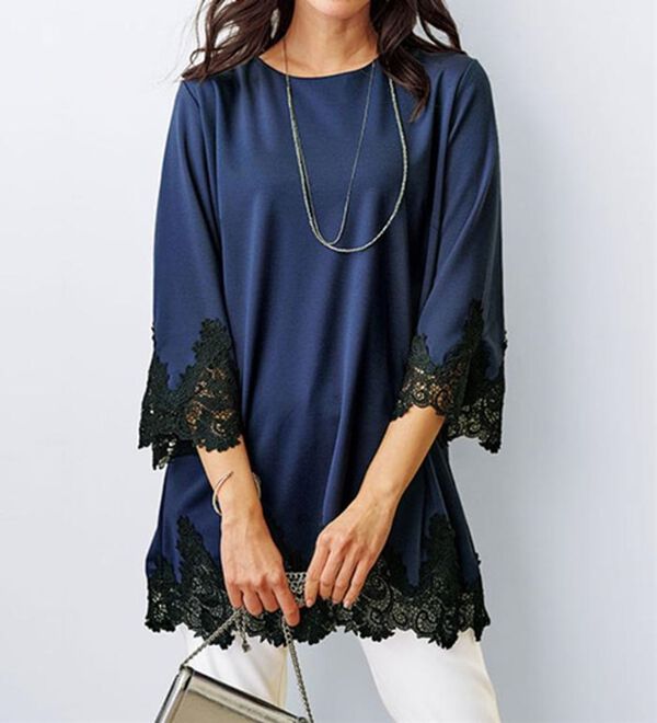 BELLUNA（ベルーナ）の「華やか配色ケミカルレース使いチュニック（チュニック）」｜ネイビー