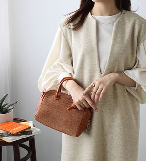 GeeRA（ジーラ）の「Ｖネックオーバーサイズジャンパースカート（ジャンパースカート）」｜詳細画像