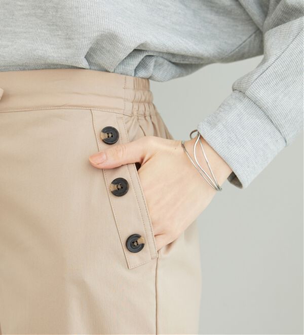 BELLUNA（ベルーナ）の「サラリ綿混ボタン使いワイドパンツ（ワイドパンツ・ガウチョ）」｜詳細画像