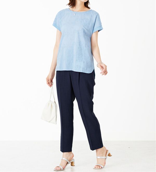 BELLUNA（ベルーナ）の「刺しゅうレース切替プルオーバー（カットソー）」｜詳細画像