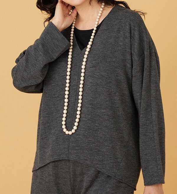 BELLUNA（ベルーナ）の「キレイ見えVネックプルオーバー（カットソー）」｜詳細画像