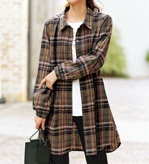 BELLUNA（ベルーナ）の「多ボタン使いチェック柄シャツチュニック（チュニック）」｜ブラウン系