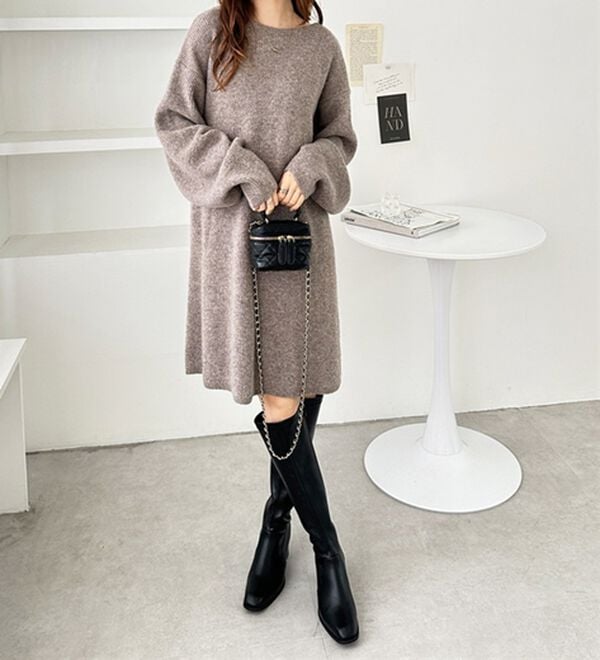 GeeRA（ジーラ）の「ボートネックミニ丈ニットワンピース（ニットワンピース）」｜詳細画像