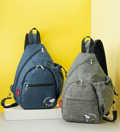 BELLUNA（ベルーナ）の「＜スヌーピー＞クルっと前にラクに取り出せるボディバッグ（リュック）」