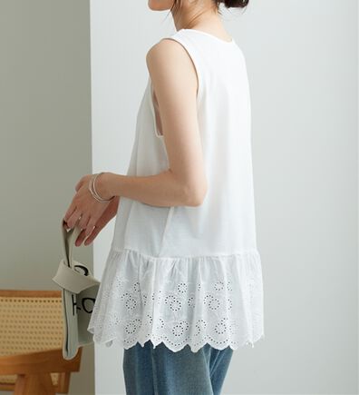 BELLUNA（ベルーナ）の「裾レース使いレイヤード用タンクトップ（タンクトップ・キャミソール）」