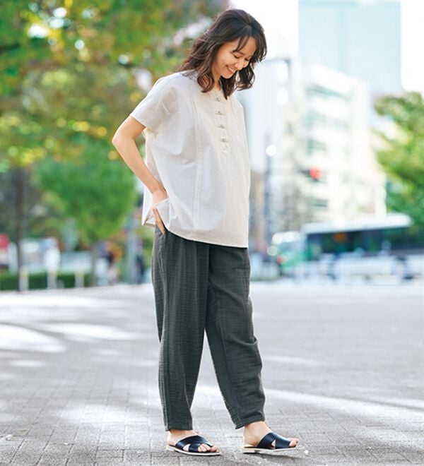 BELLUNA（ベルーナ）の「綿麻ダブルガーゼポッケギャザーパンツ（フルレングスパンツ）」｜詳細画像